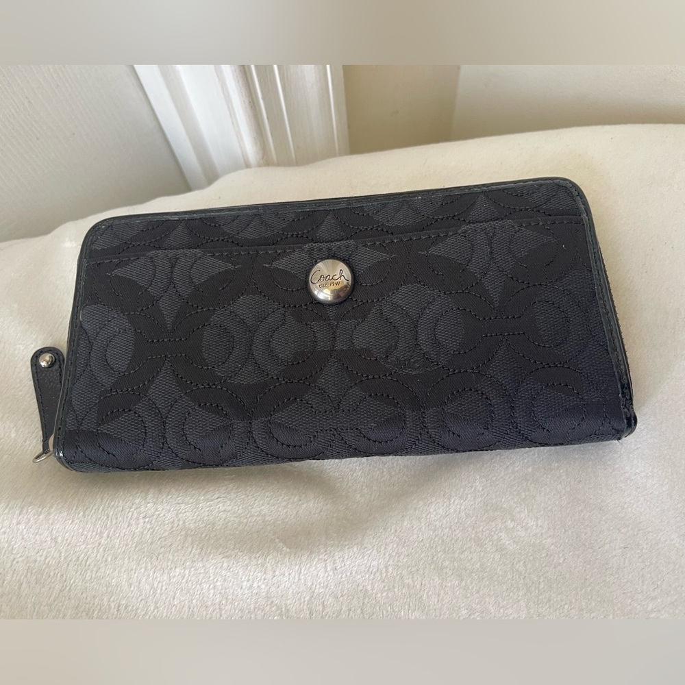 Coach Gramercy Signature Stitch Long Wallet EUC